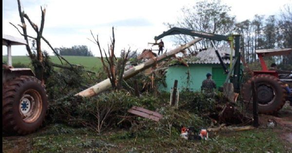 Cenário de destruição causado por tempestades em pontos da região Missioneira